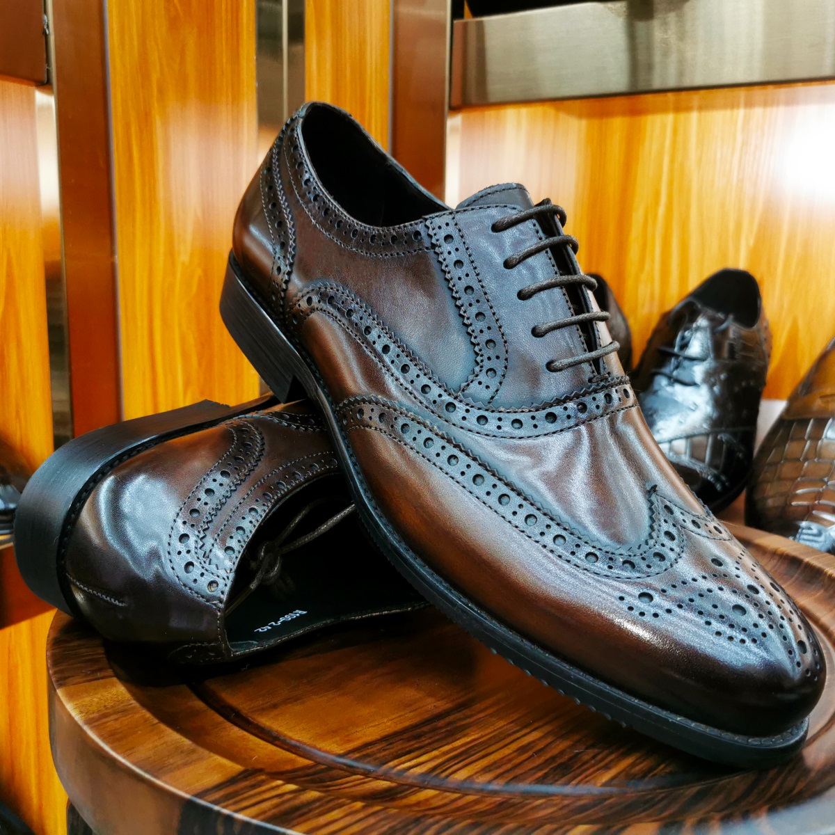 Luxury Men's Dress Shoes Genui - огляд і ціна Men Formal Wear Brown